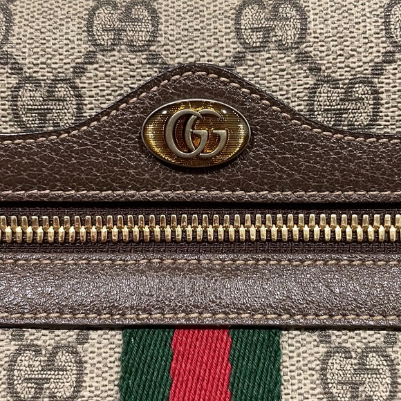 Gucci GG Supreme Medium Bag - Picture 2 of 11